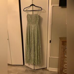 Windsor gown new tags were removed  dress was hemmed.